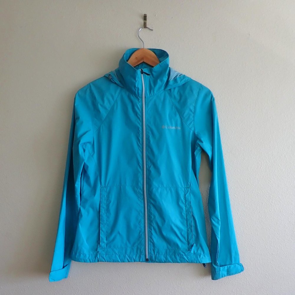 Columbia Switchback Windbreaker in Aqua